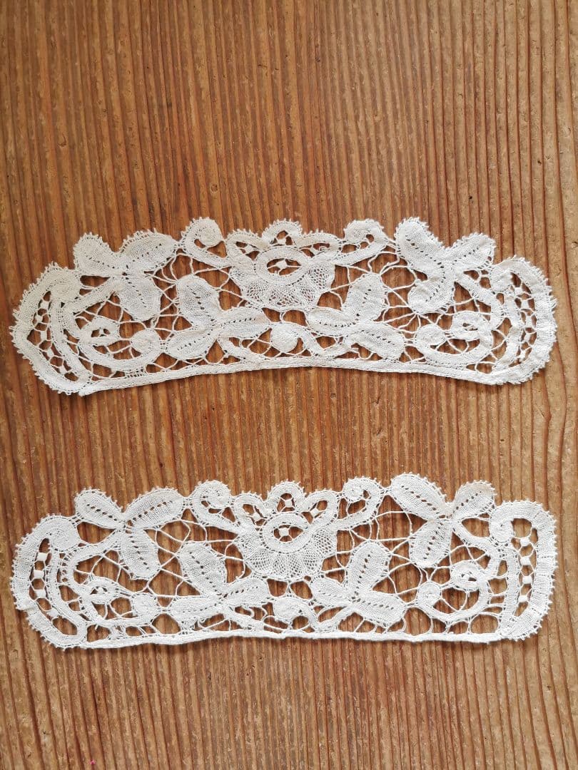 アンティーク フランス ロゼッタの花束 ボビンレース装飾 リネントレイ