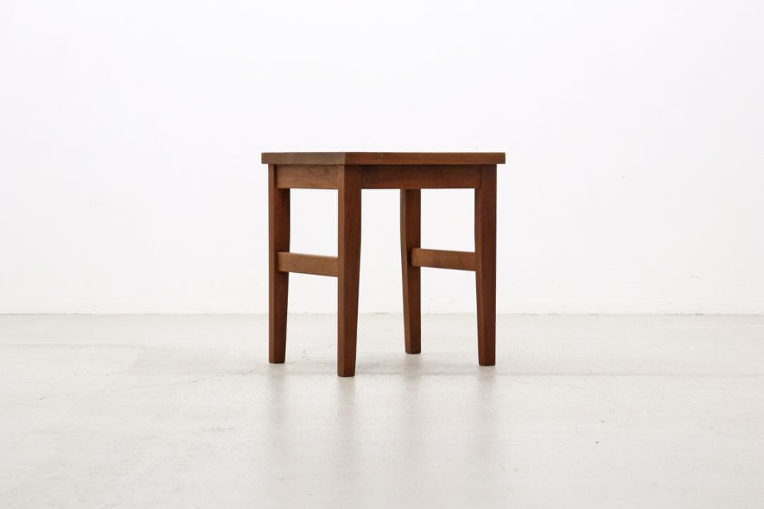 シャルドネ PINEAU ピノウ ウォールナット無垢材 スツール チェア モダン