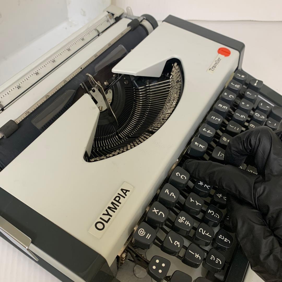 【未使用保管品】　タイプライター　OLYMPIA M70411-1