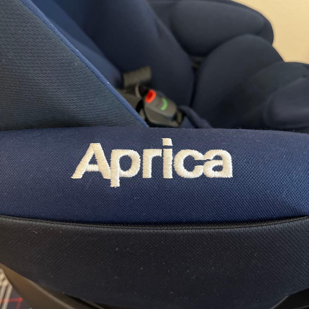 Aprica チャイルドシート ディアターンプラス　ISOFIX ネイビー