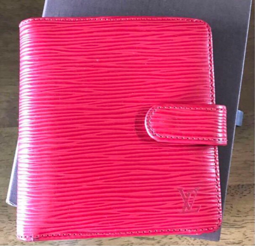 Louis Vuitton エピレザー 二つ折り財布 レッド