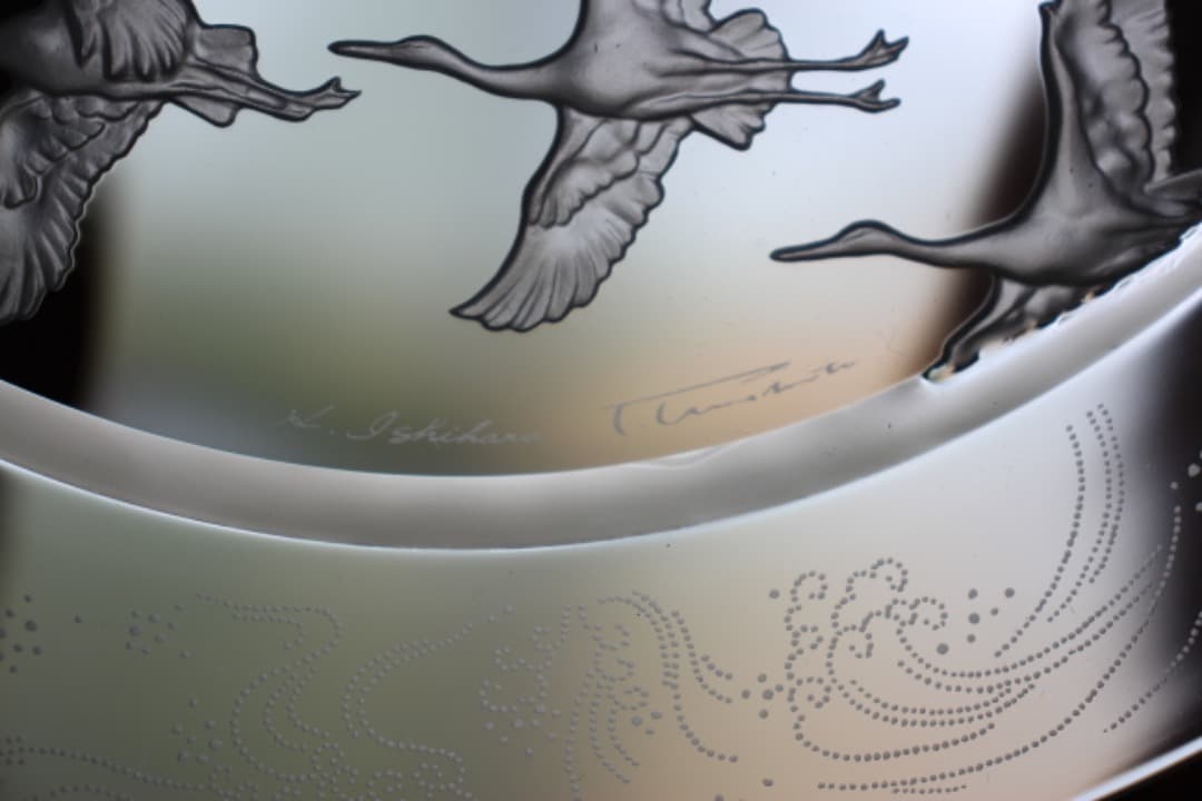 未使用・箱入 HOYAクリスタル 飛鶴金縁波紋様大皿 飾皿 - メルカリ