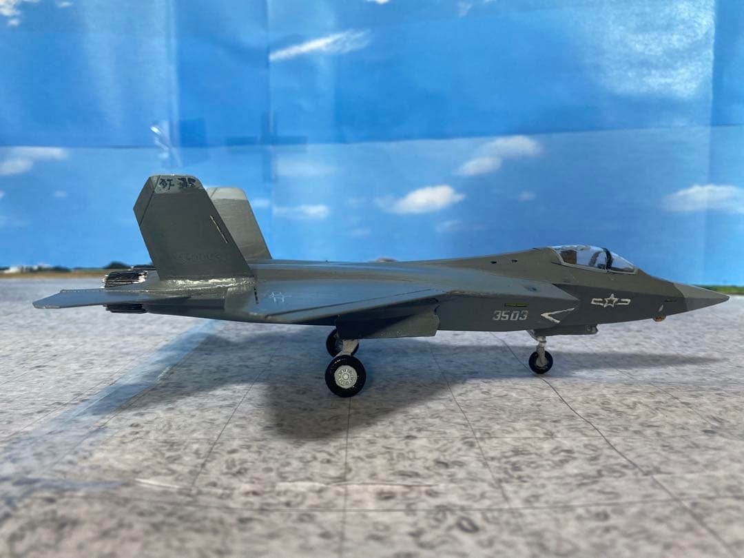 特別価格 J-35 戦闘機 1/72スケールプラモデル完成品 模型・プラモデル