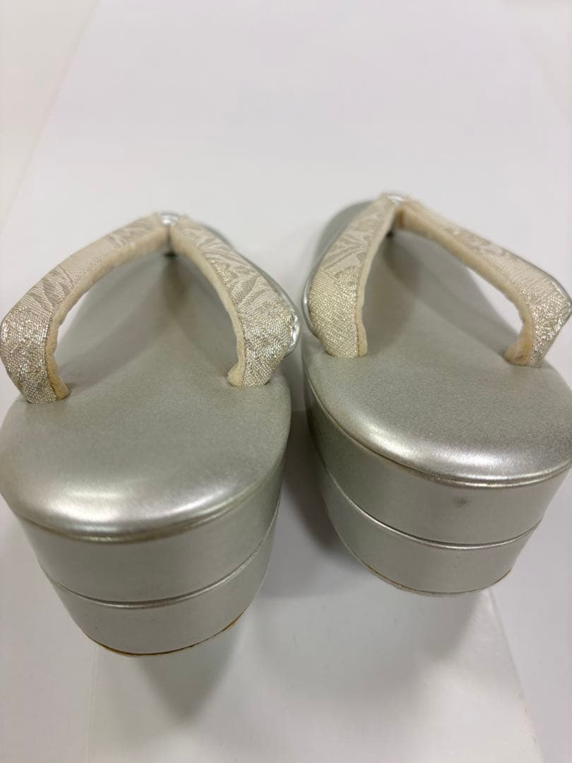 和装用草履バッグセット　シルバー系　正倉院模様　金銀　エレガント　新品　少々訳有