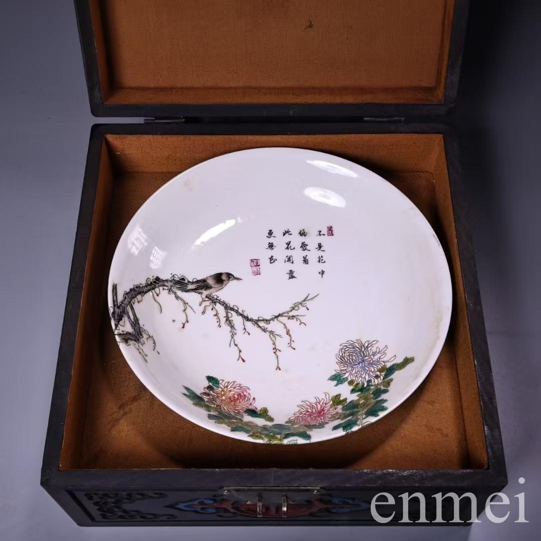 中国古美術・珍蔵粉彩・花鳥絵磁器の中皿・純手描き・木製箱付・置物