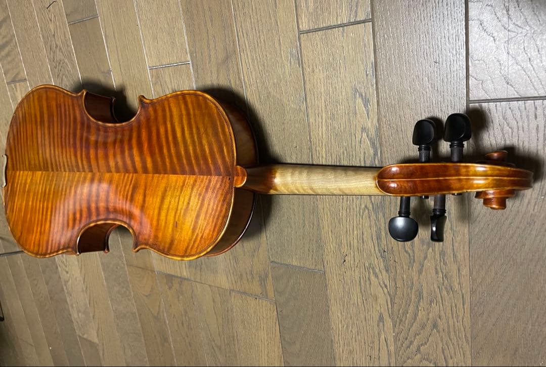 美しい虎杢の丁寧に作られたヴィオラ、15.5インチサイズです。