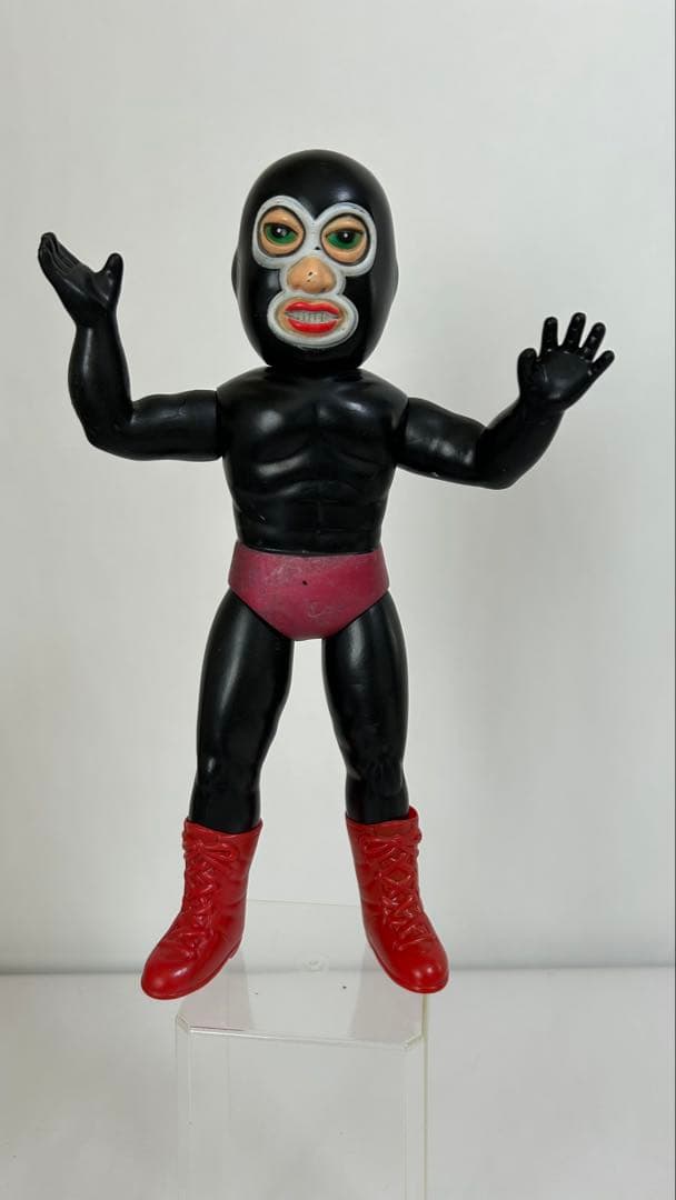 ミスターシャドー　タイガーマスク　ソフビ　フィギュア ミスターシャドー タイガーマスク ソフビ フィギュア Amazon.co.jp: ザ