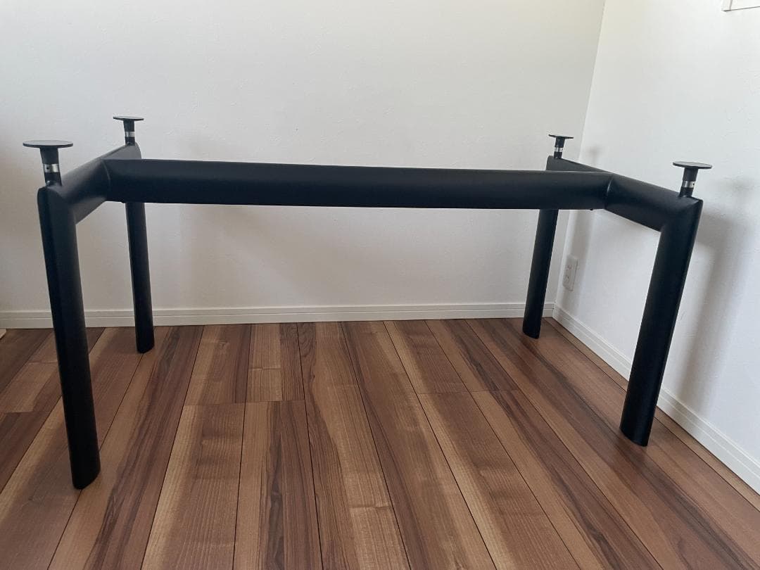 LC6 ダイニングテーブル ル・コルビュジエ