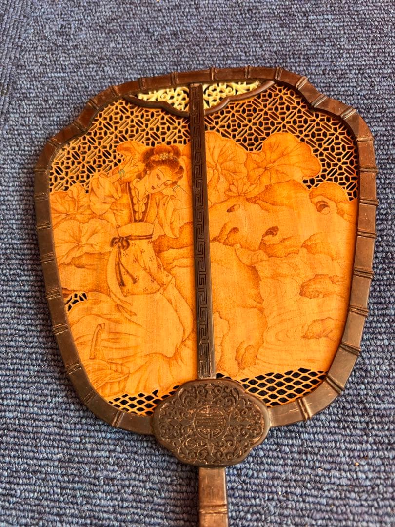 1046 中国美術 唐木造 白檀透彫刻 翡翠 軍配型硯屏 団扇唐物時代物