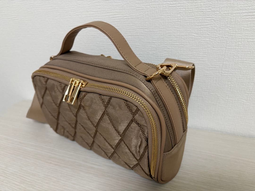 soleile ソレイル　カメラバッグ　ハンドルバッグ　ベージュ