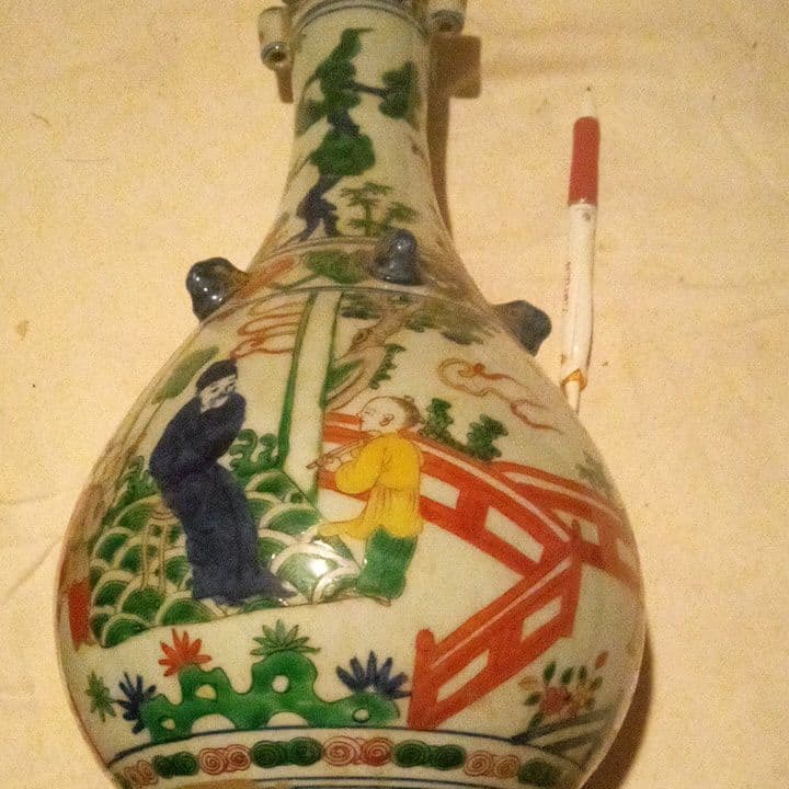 中国陶磁器 明万歴赤絵浮き彫り壺