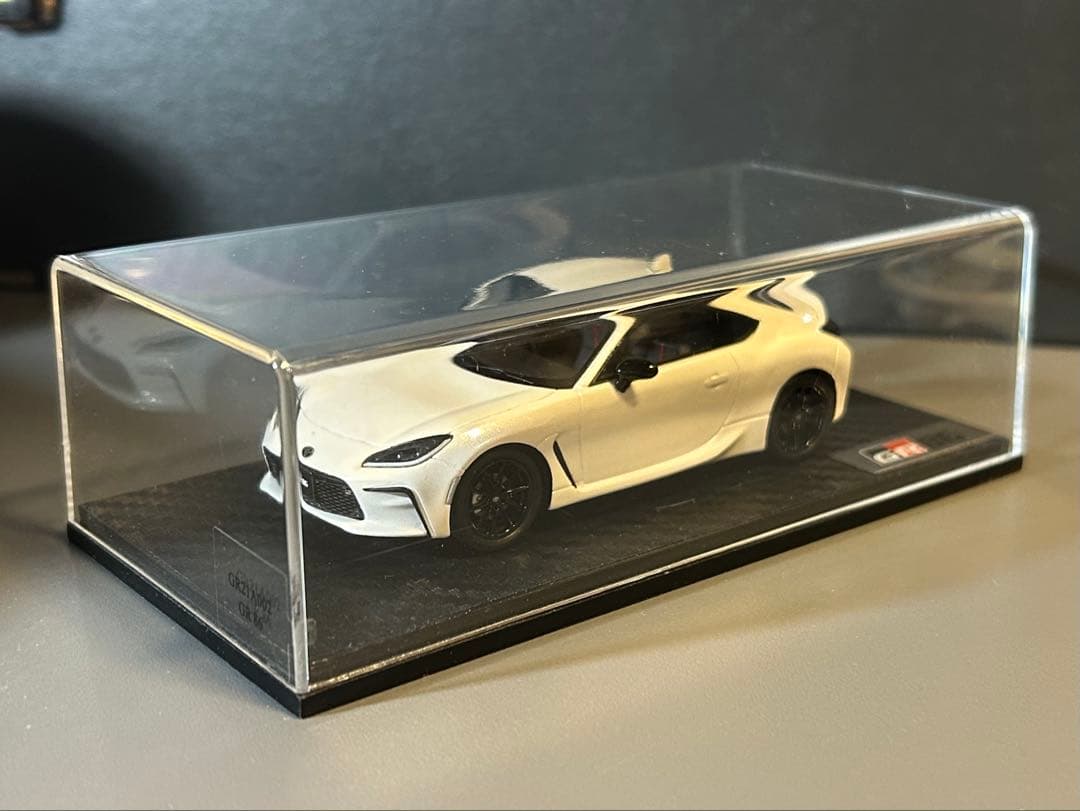 GR公式品】1/43 Spark トヨタ GR86 クリスタルホワイトパール