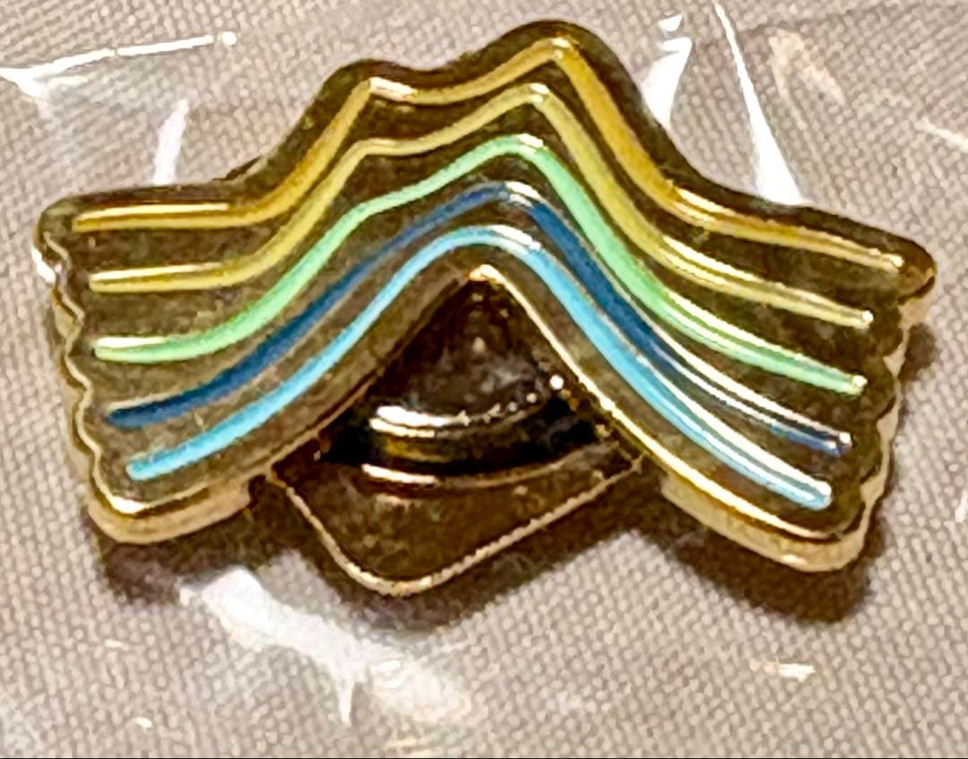 関西万博クウェート館 貴重ピンバッジ未開封 - メルカリ