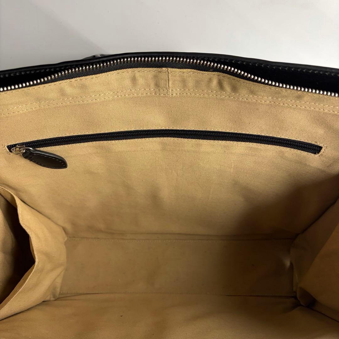 【美品】ウルティマトーキョー　ビジネスバック　ブリーフケース　A4可　レザー