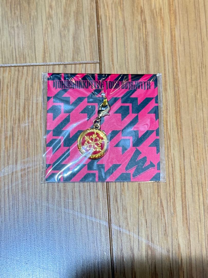 東方神起　10周年記念ボックスと4月2日東京限定チャーム