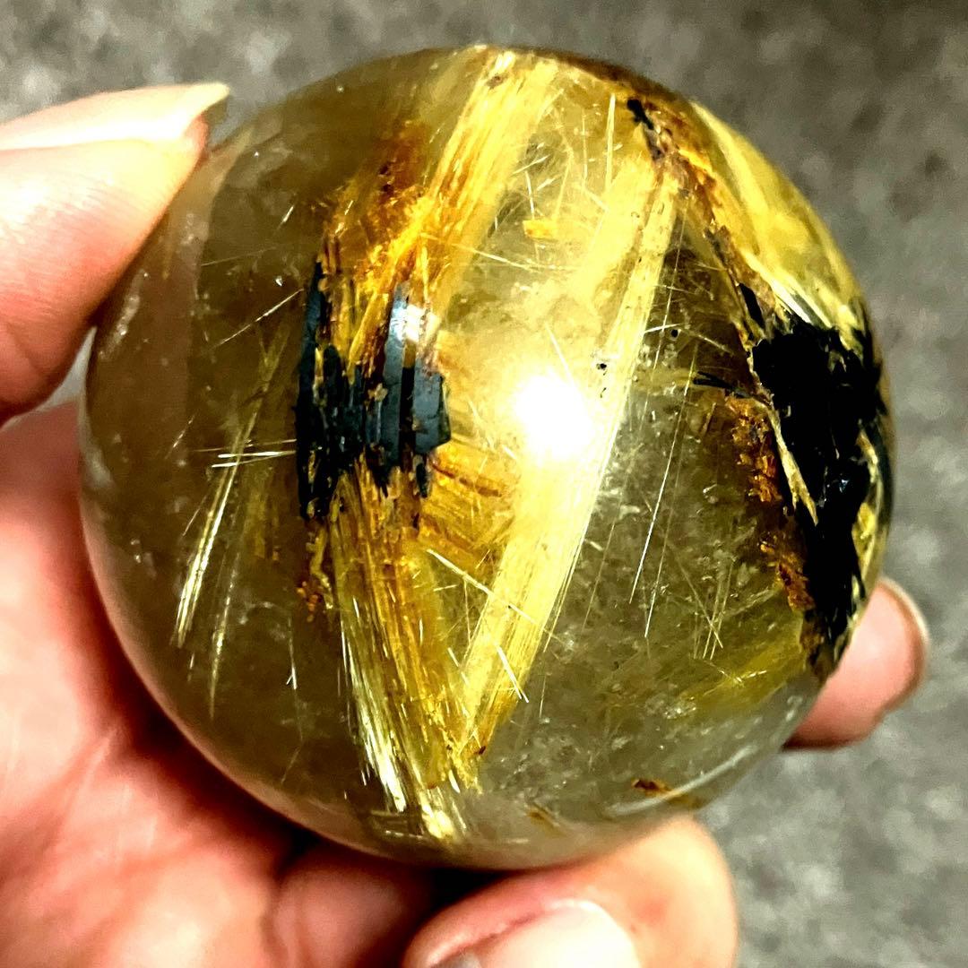 超絶綺麗✨48mm ゴールドタイチンルチルクォーツ 丸玉 スフィア 金針水晶