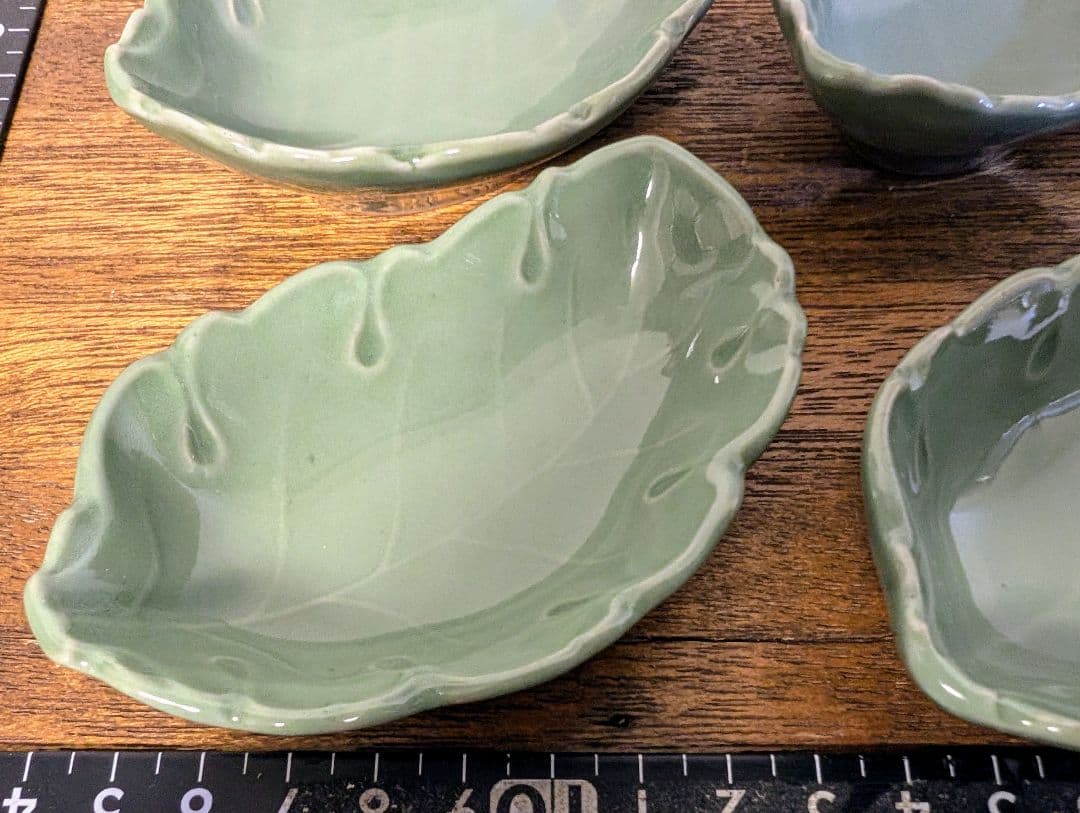 古作　青磁　葉紋様小皿　中国古玩　古美術　骨董