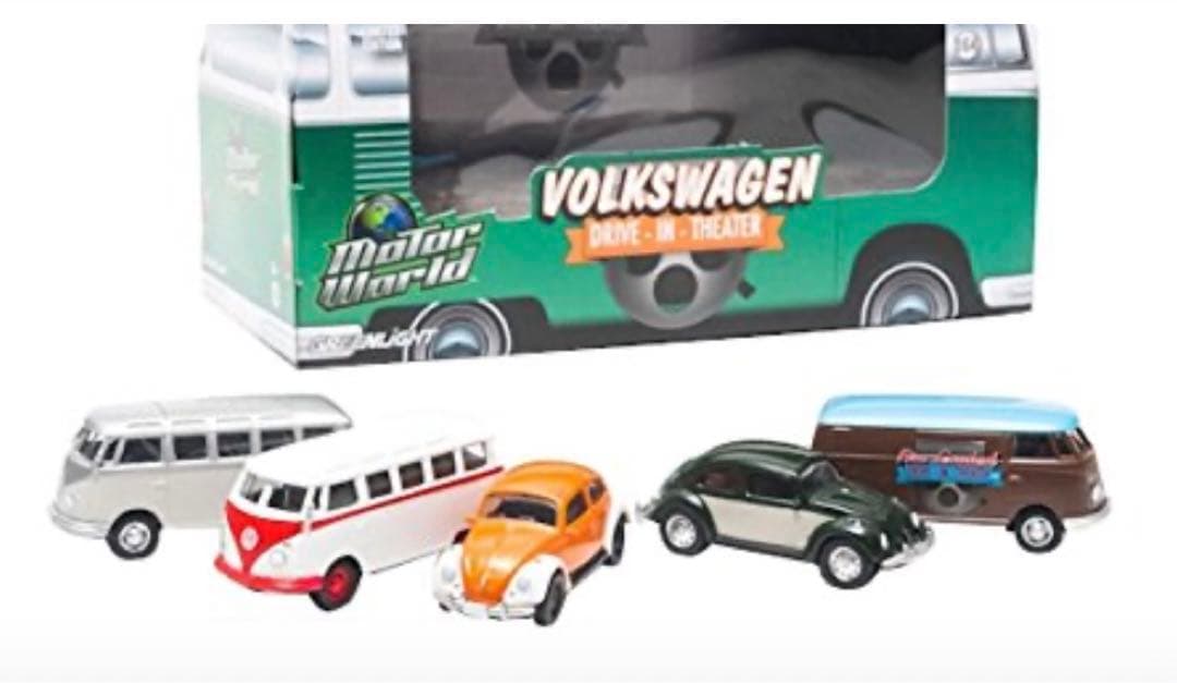 フォルクスワーゲン ドライブ in シアター 39 ダッジ クールコンビ