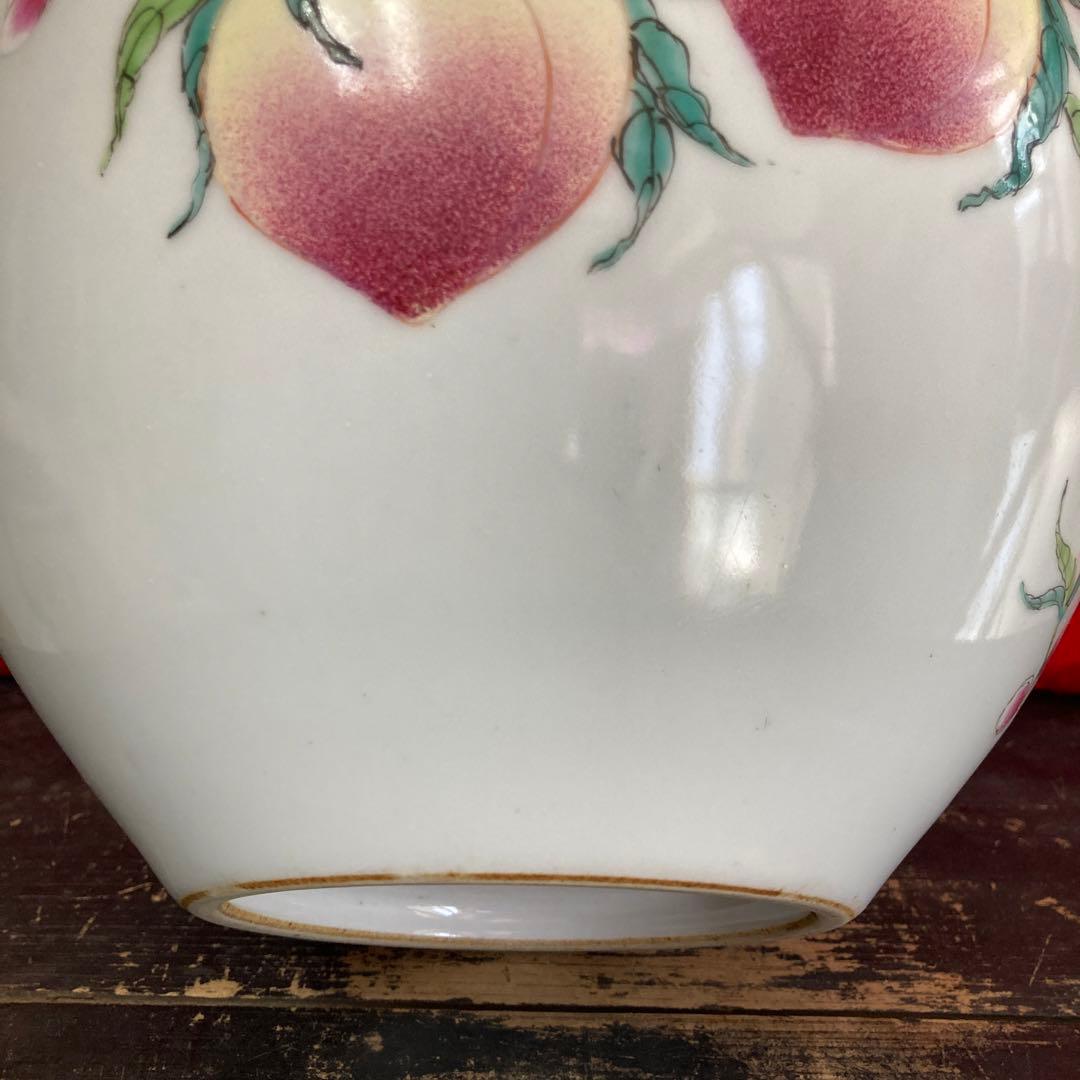 中国 色絵 粉彩 壺 九桃蝙蝠図 大清雍正年製銘