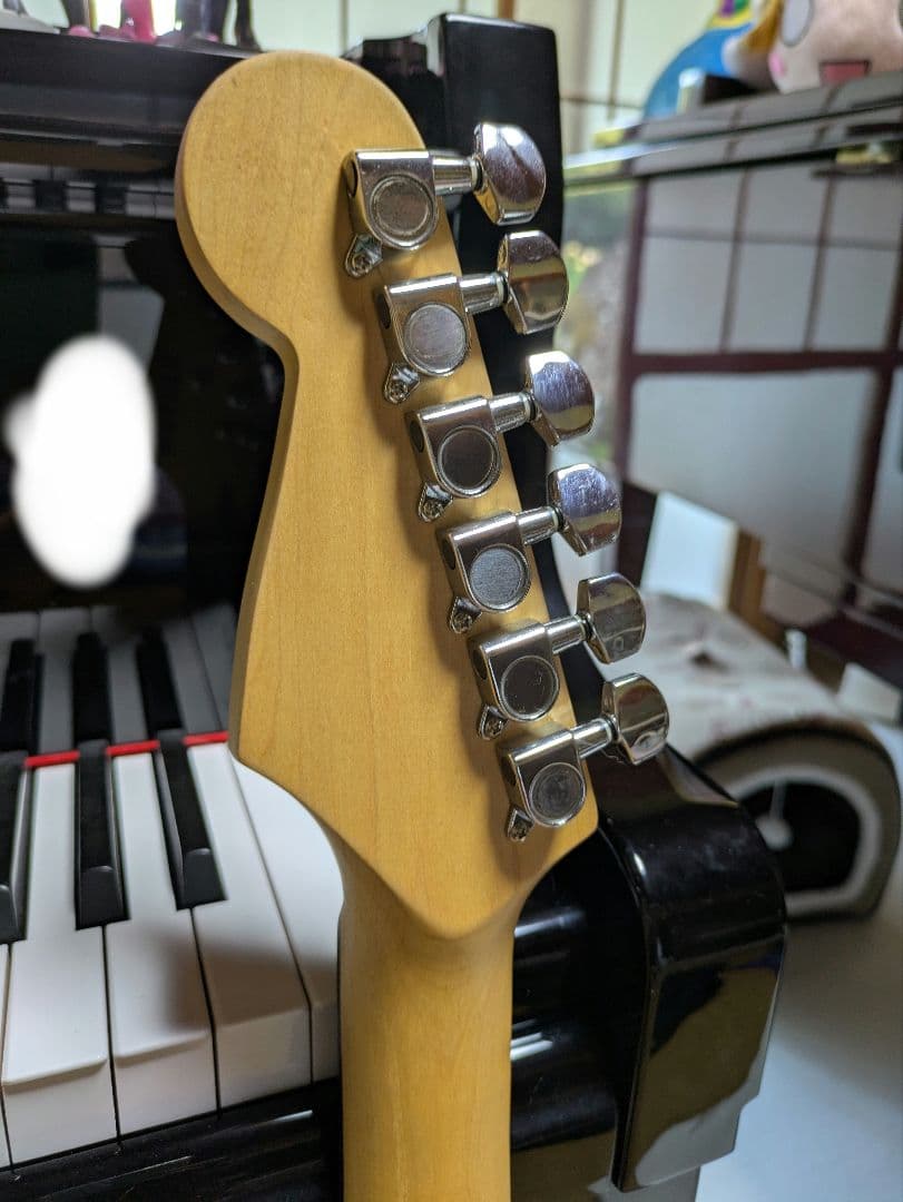 バスカーズ　エレキギター 　レッド　ちいかわピック　BUSKER'S