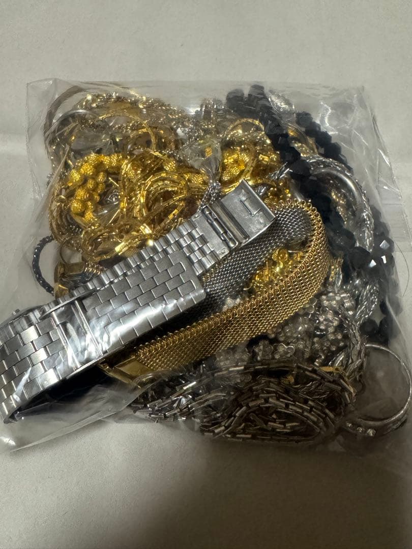 ラ*ン様 遺品整理 アクセサリー 時計