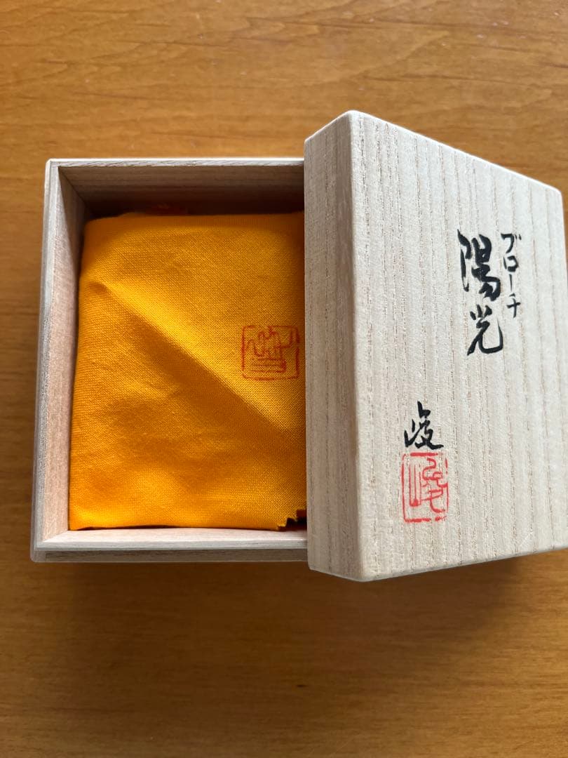 服部峻昇作 螺鈿ブローチ