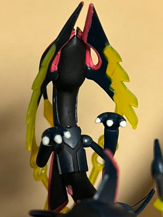 黒いメガレックウザキャンペーン当選品メガレックウザ色違いフィギュア