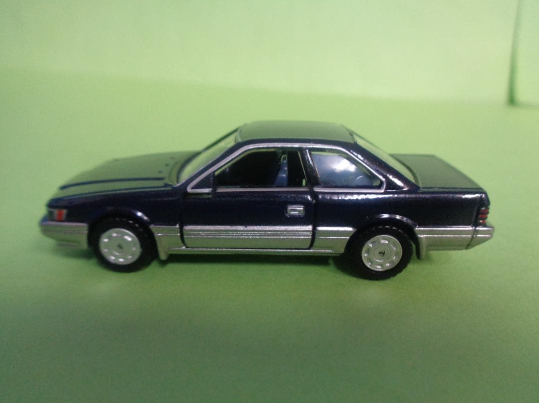 トミカプレミアム　タカラトミーモール　日産レパード