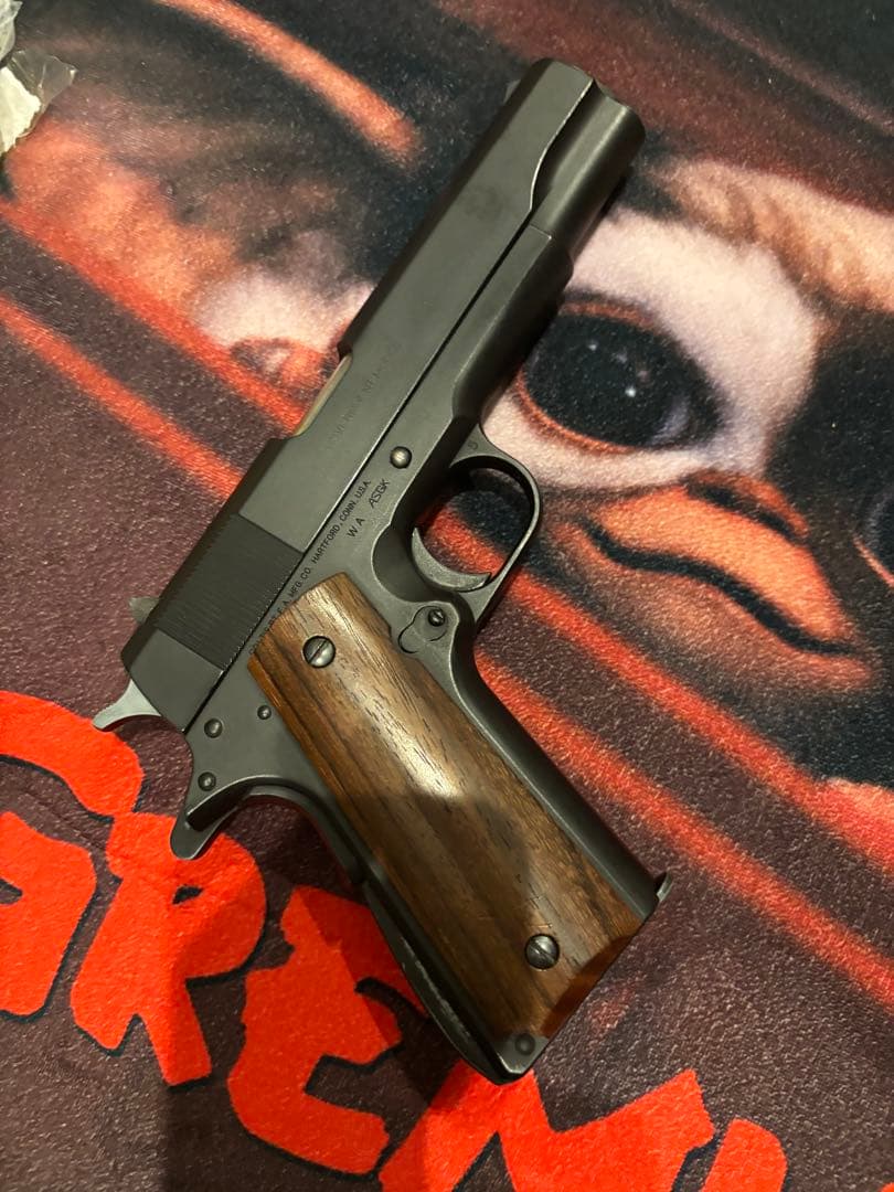 Beretta ベレッタ スポーツリストバンド とタオルギフト