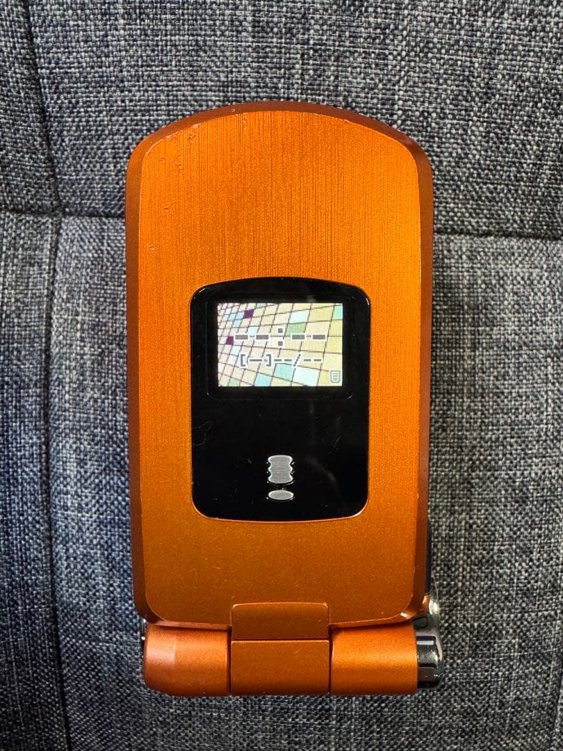 携帯電話 FOMA P900iV オレンジ ファイナルファンタジー ドコモ - メルカリ