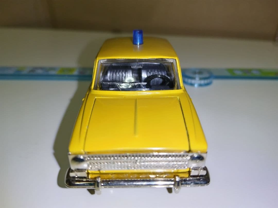 パトカーヴォルガ/CCCP/1/43ミニカー中古品