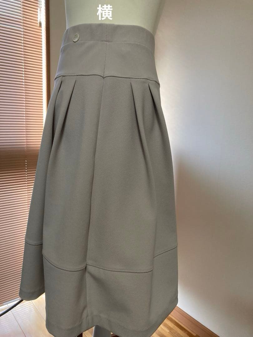 jolie mignon ジョリーミニヨン　タックフレアスカート　グレージュ40