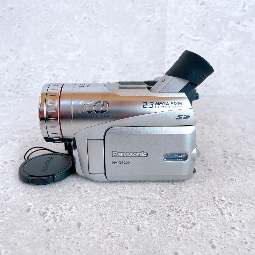 美品 パナソニック NV-GS200 デジタルビデオカメラ シルバー