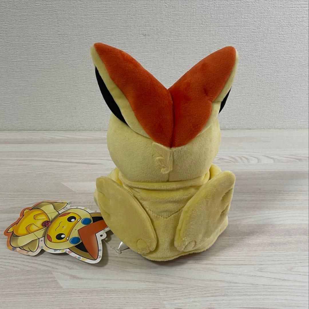 新品未使用】ポケモンセンター ビクティニのポンチョを着たピカチュウ