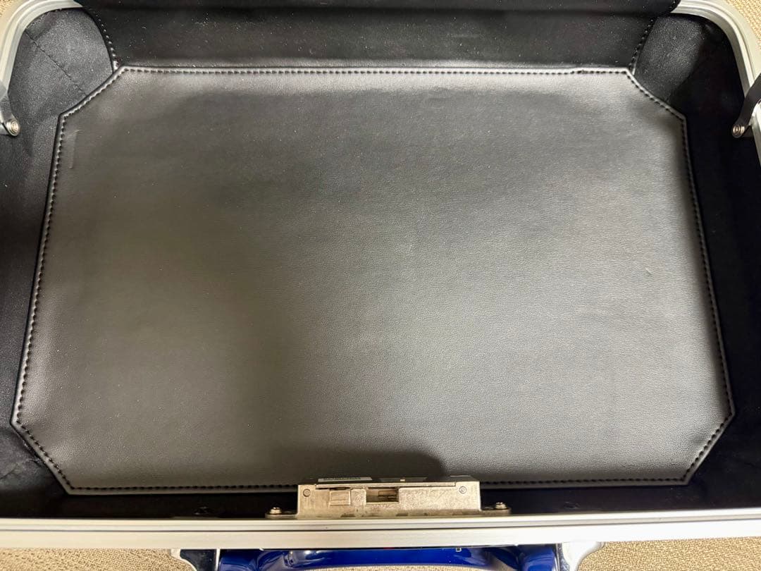 ゼロハリバートン アタッシュケース アルミ A4対応 9.5L 94211