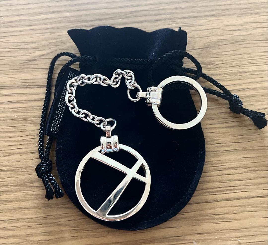 アヴリル・ラヴィーン直筆サイン入り2Lサイズ写真‥Avril Lavigne