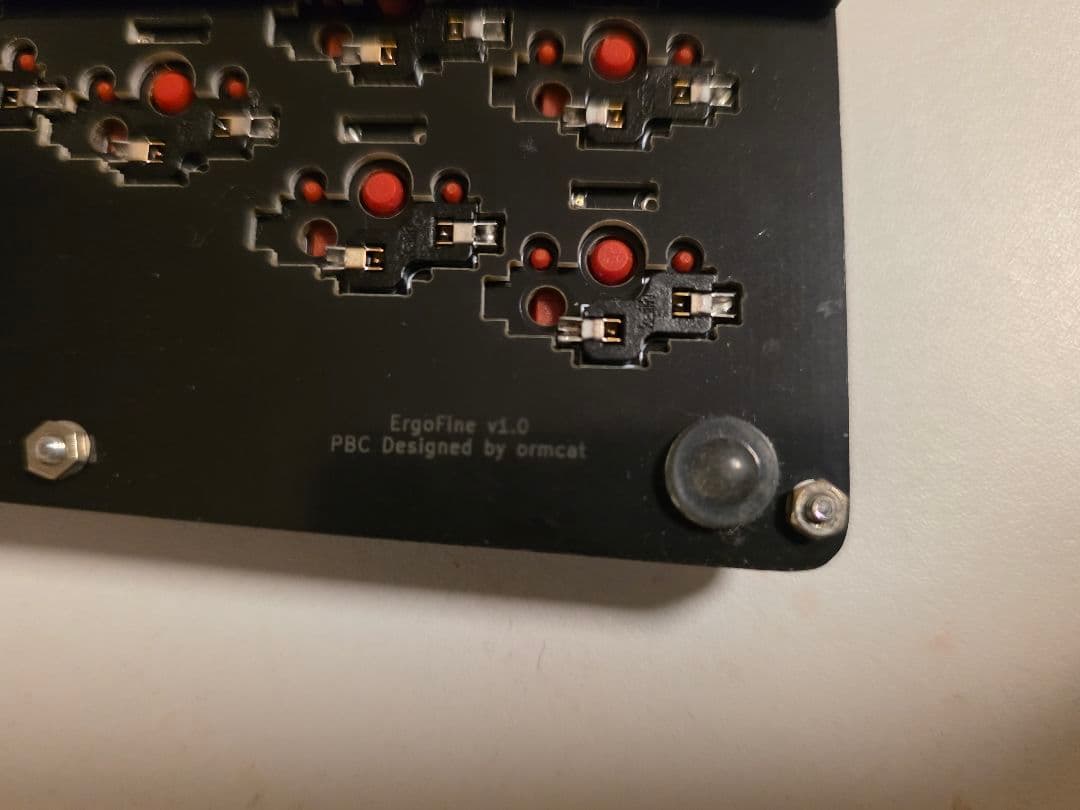 分割キーボード ErgoFine ロープロファイル 狭ピッチ