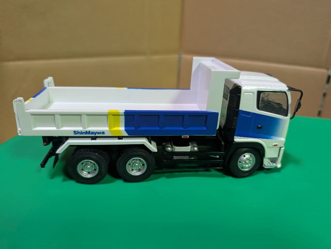 新明和 10トンリアダンプ 1/43 DRS11-02SB