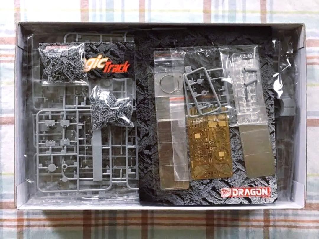 初版品 サイバーホビー 1/35 四号戦車J型 中期型 w/マジックトラック