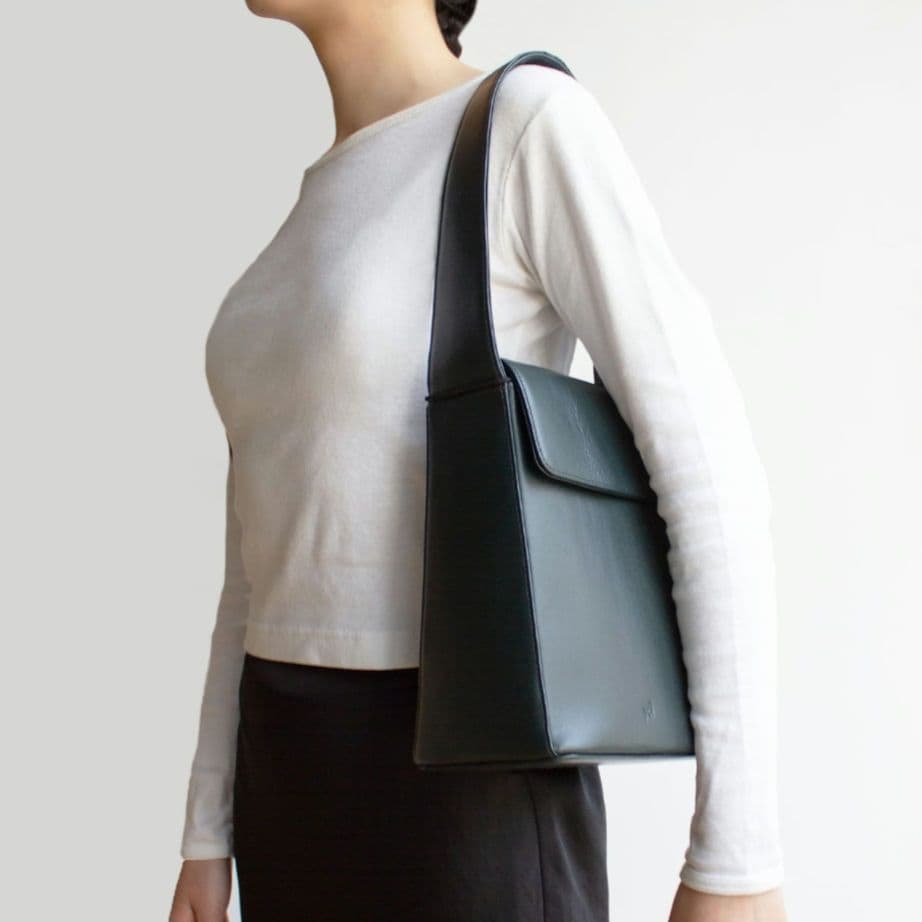 【本日掲載終了】yol small bag / dark green バッグ