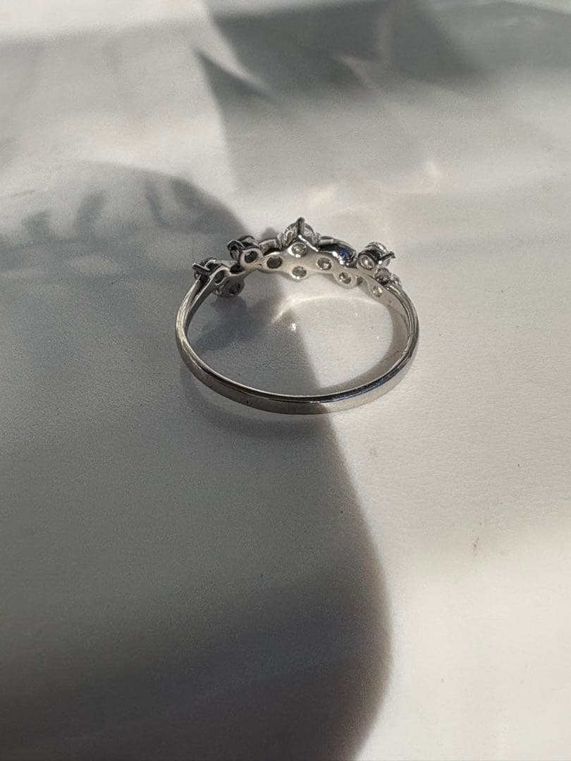 プラチナ900✨無色透明ダイヤ0.5ctVSランク✨フラワーラインリング❣️