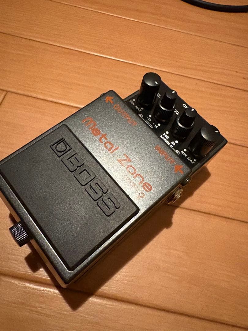 BOSS l Zone MT-2 ギターエフェクター箱付き