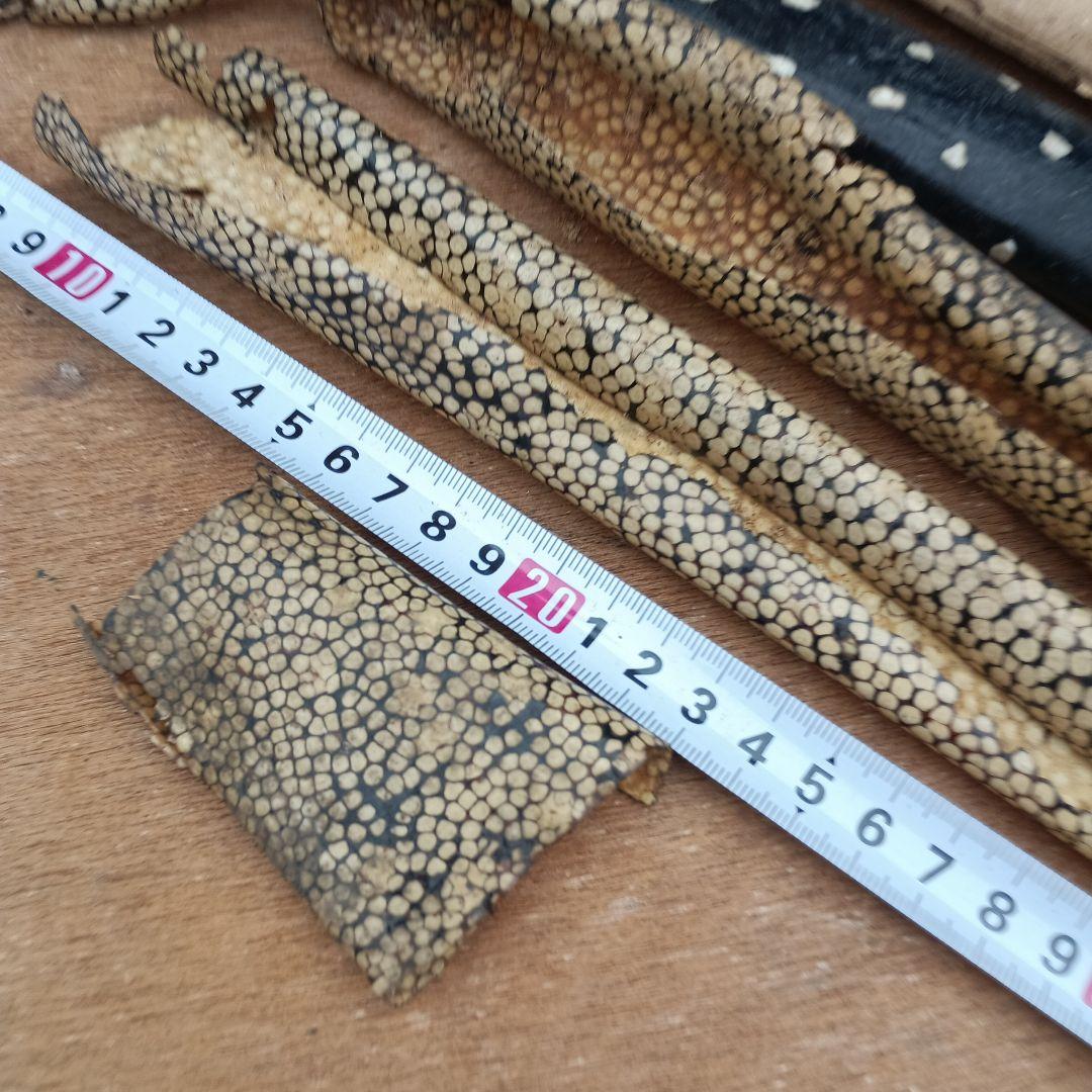 4072)刀の鞘　他部品　まとめて　鮫皮？