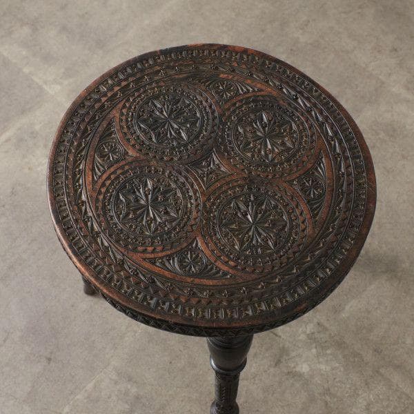 83038☆イギリス アンティーク サイドテーブル 木彫刻 ローテーブル