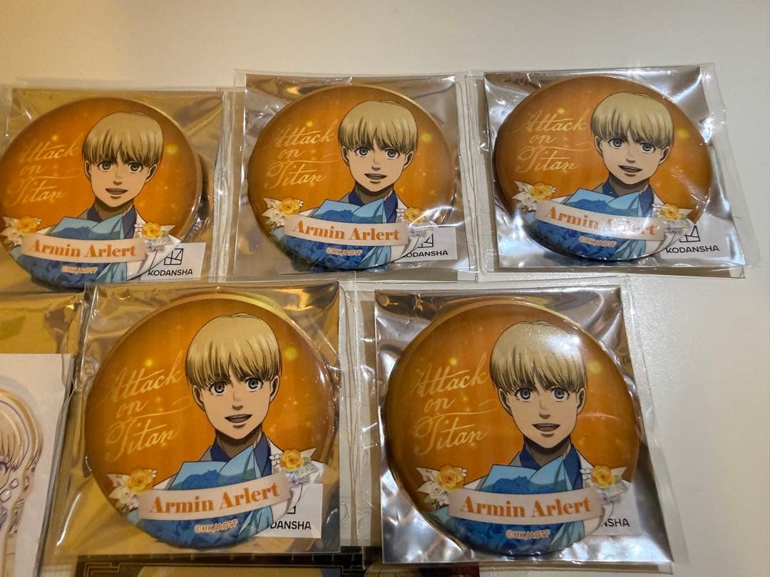 進撃の巨人 アルミン・アルレルト 缶バッジ 7個セット カラオケの鉄人