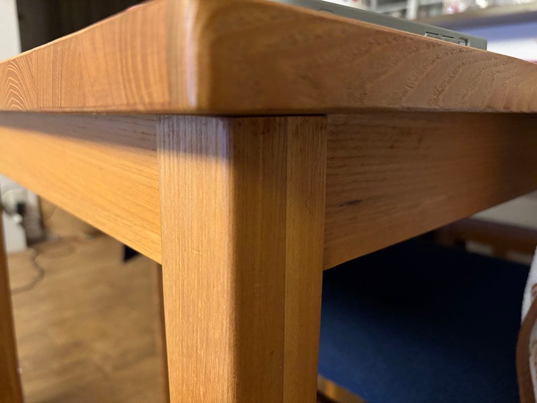 無印良品　ダイニングテーブル　タモ材　140×80×72㎝