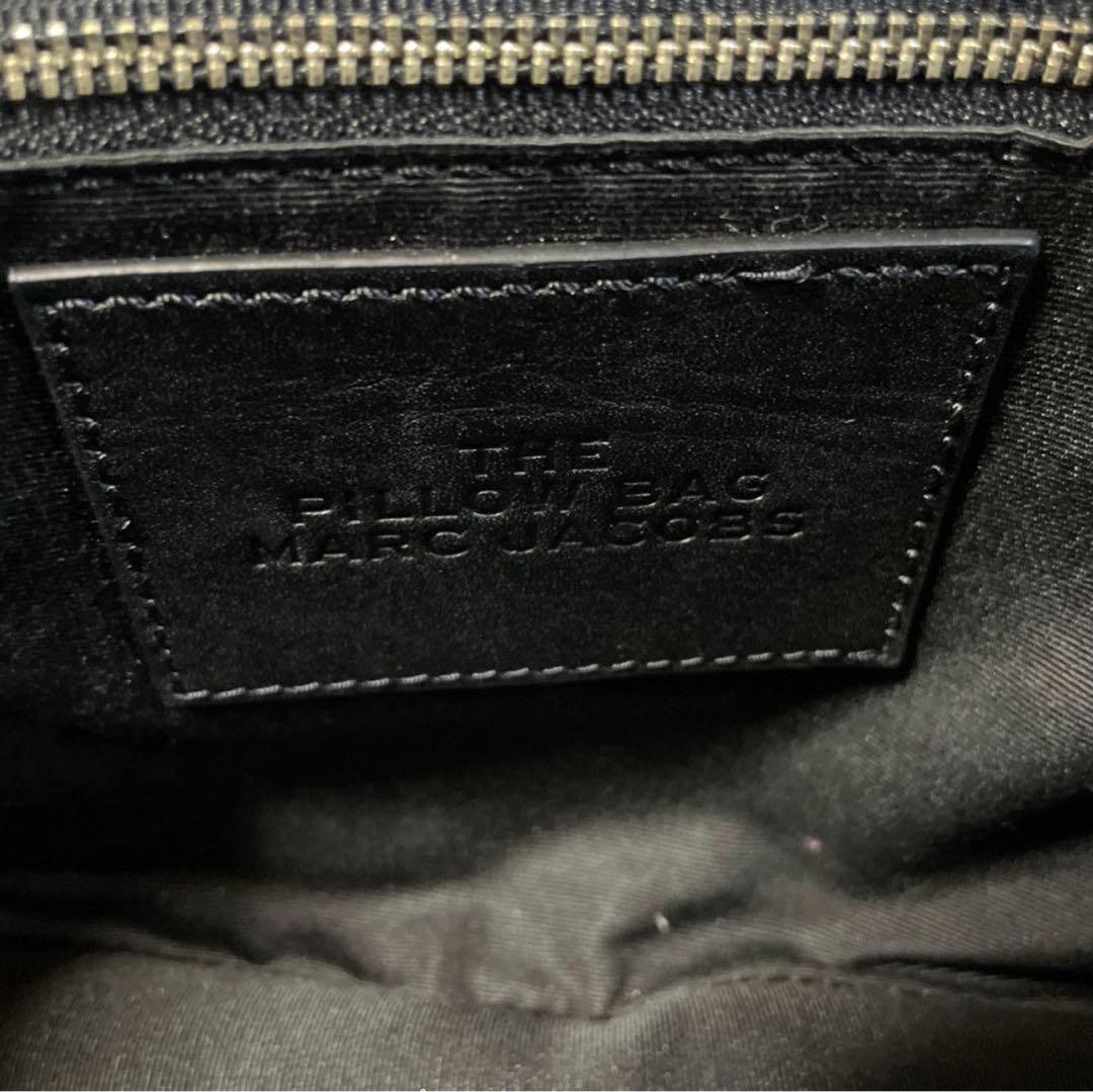 美品　マークジェイコブス　ピロー　ショルダーバッグ　チェーン　ブラック