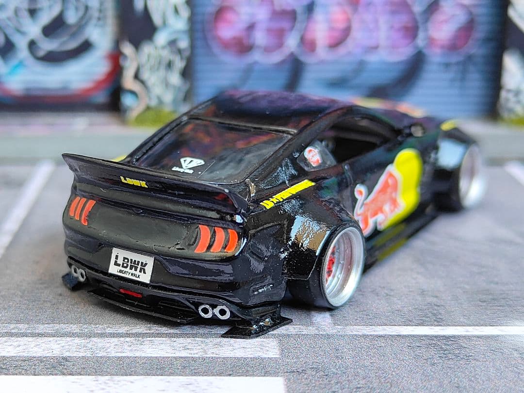 ホットウィールカスタム マスタング LBWK レッドブル ☆深リム☆トミカ改造