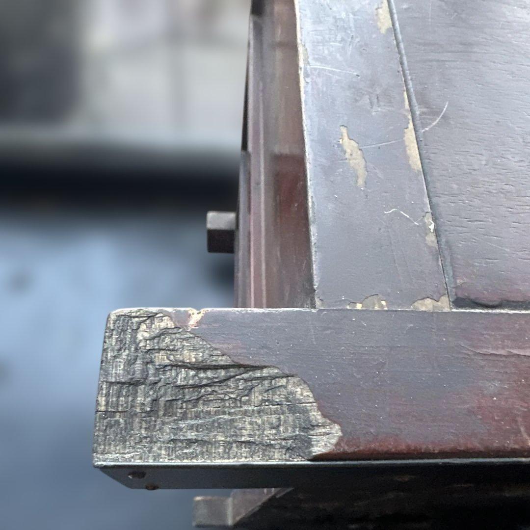 アンティーク木製タンス ドラゴン彫刻付き 車ダンス