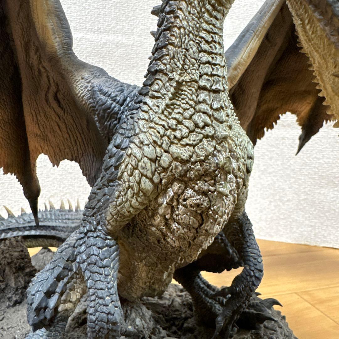 【黒龍　ミラボレアス】モンスターハンター CFB フィギュア